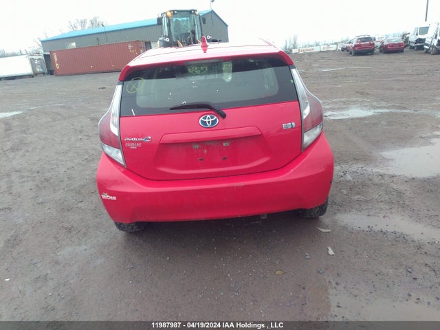 Toyota PRIUS C 2016 JTDKDTB30G1124277 Image 17