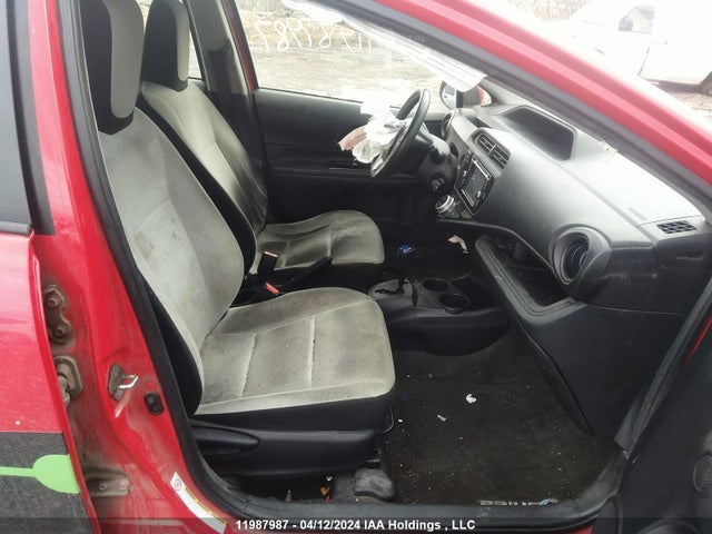 Toyota PRIUS C 2016 JTDKDTB30G1124277 Image 5
