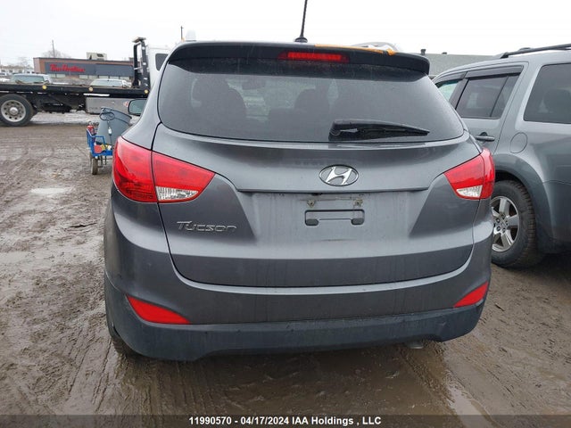 Hyundai TUCSON GLS 2014 KM8JU3AG8EU835281 Image 16