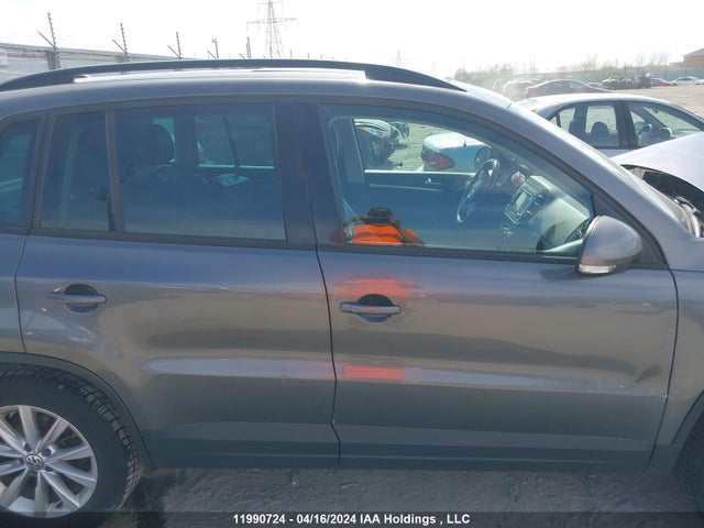 WVGJV7AX1FW517805 Volkswagen Tiguan