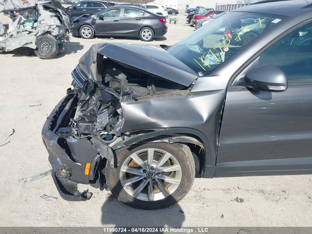 WVGJV7AX1FW517805 Volkswagen Tiguan