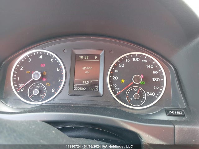 WVGJV7AX1FW517805 Volkswagen Tiguan