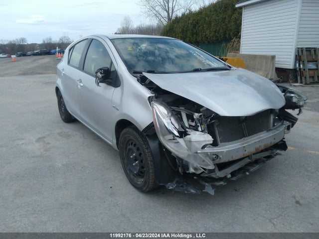 Toyota Prius C Technology 2016 JTDKDTB34G1126257 Image 1