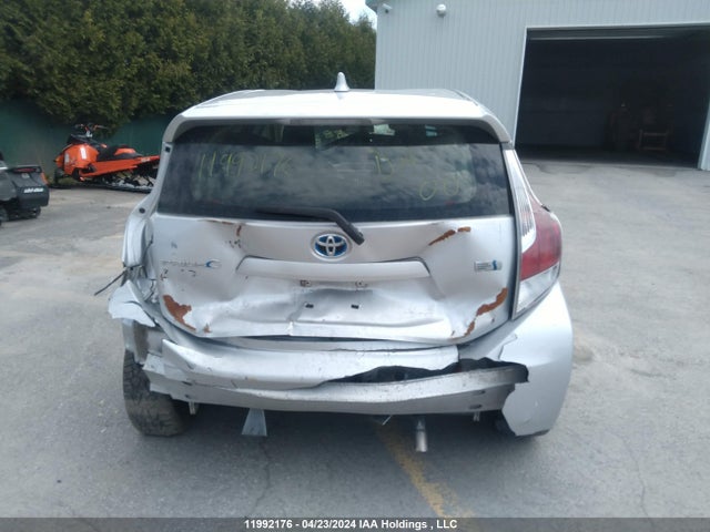 Toyota Prius C Technology 2016 JTDKDTB34G1126257 Image 17
