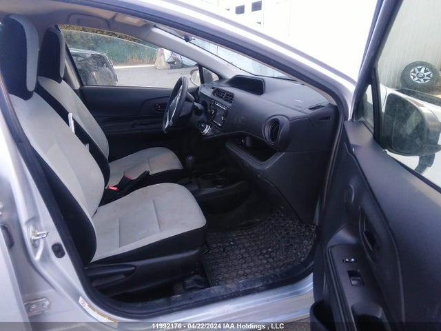 Toyota Prius C Technology 2016 JTDKDTB34G1126257 Image 5