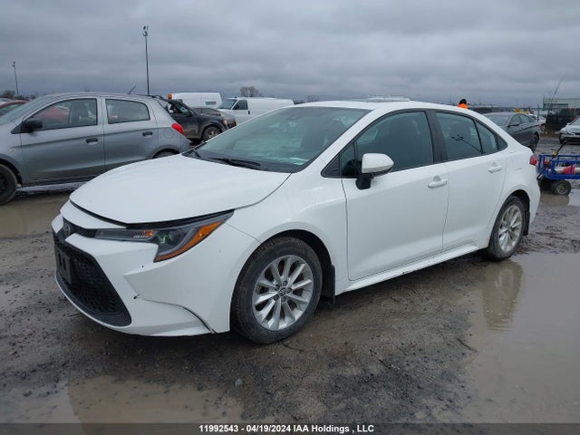Toyota COROLLA LE 2022 5YFBPMBE8NP300922 Image 2