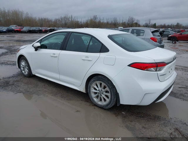 Toyota COROLLA LE 2022 5YFBPMBE8NP300922 Image 3