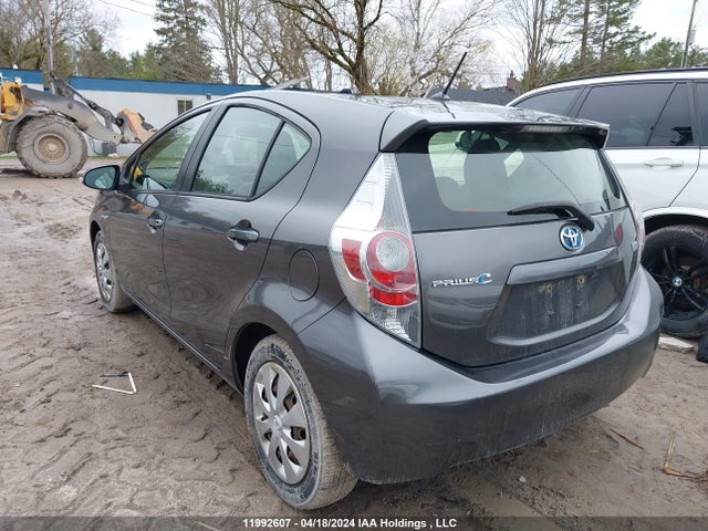 Toyota Prius C Technology 2014 JTDKDTB39E1572031 Image 3