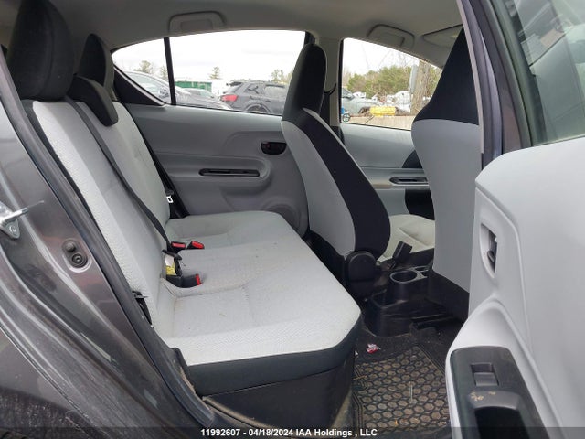Toyota Prius C Technology 2014 JTDKDTB39E1572031 Image 8