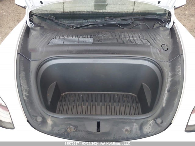 5YJYGDEE1LF027319 Tesla Model Y
