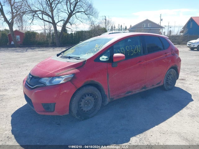 Honda Fit 2016 3HGGK5H77GM106865 Image 2