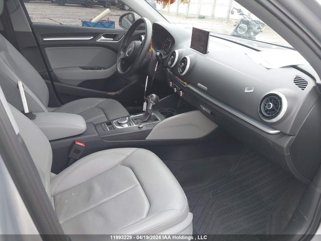 Audi A3 2017 WAUE8GFF5H1080191 Image 5