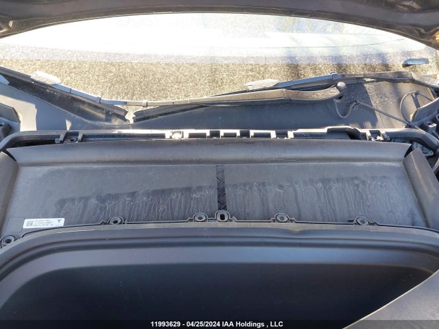 Tesla Model Y 2022 7SAYGDEE2NF484100 Image 10