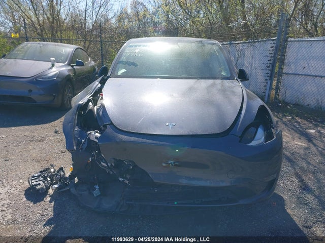 Tesla Model Y 2022 7SAYGDEE2NF484100 Image 13