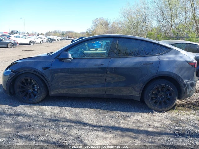 Tesla Model Y 2022 7SAYGDEE2NF484100 Image 15