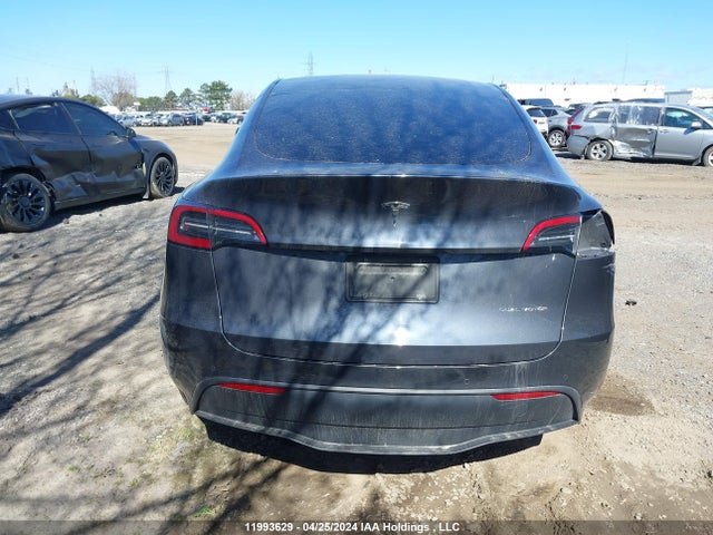 Tesla Model Y 2022 7SAYGDEE2NF484100 Image 17