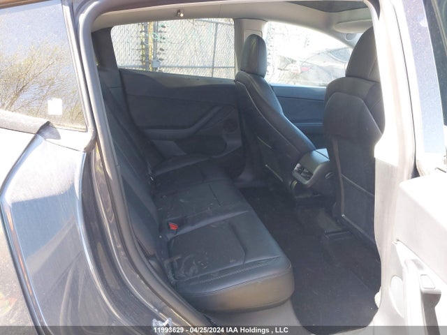 Tesla Model Y 2022 7SAYGDEE2NF484100 Image 8