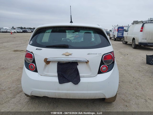 Chevrolet Sonic 2014 1G1JC6EH0E4206831 Image 16