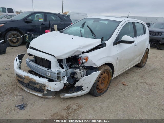 Chevrolet Sonic 2014 1G1JC6EH0E4206831 Image 2