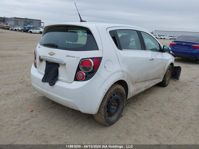 Chevrolet Sonic 2014 1G1JC6EH0E4206831 Image 4