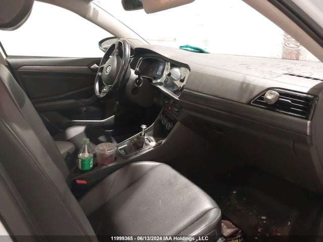 3VWE57BU8KM038122 Volkswagen Jetta