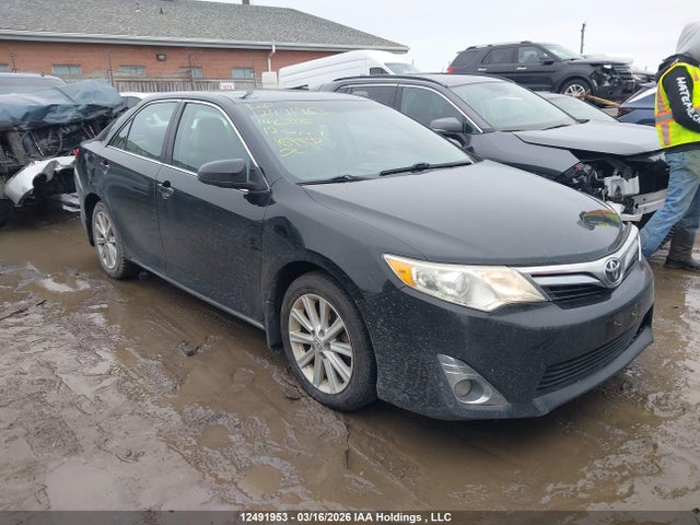 TOYOTA CAMRY - 1