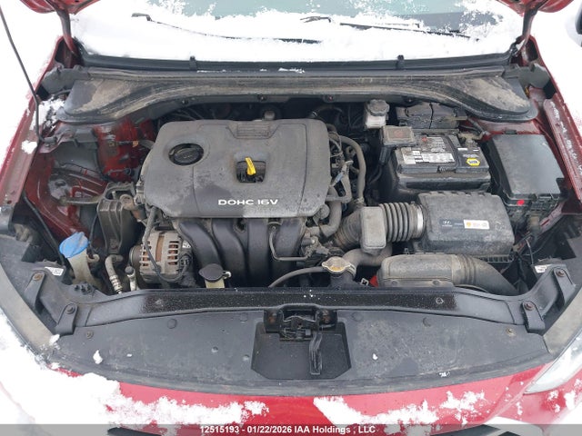 HYUNDAI ELANTRA - 10