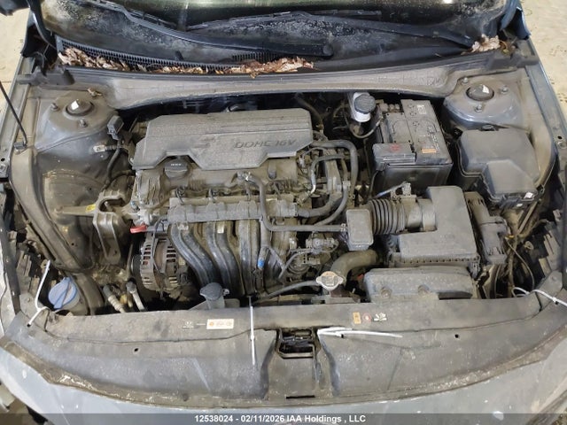 HYUNDAI ELANTRA - 10