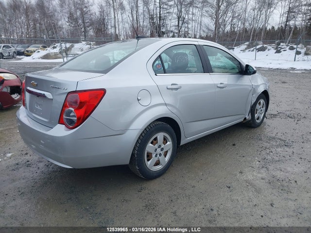 CHEVROLET SONIC LT AUTO - 4