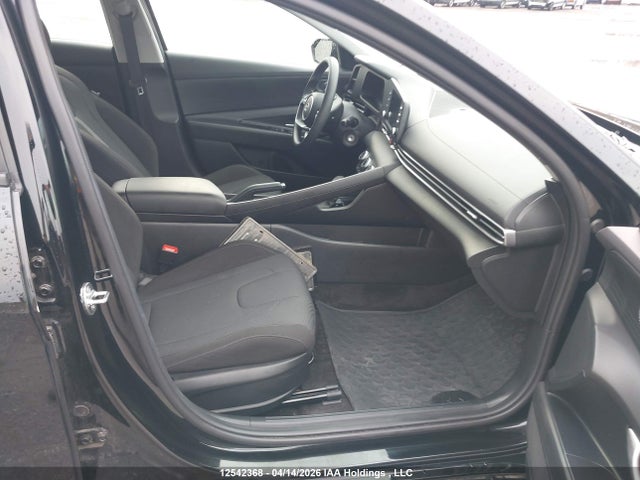 HYUNDAI ELANTRA ESSENTIAL - 5