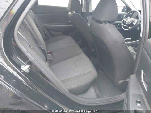 HYUNDAI ELANTRA ESSENTIAL - 8