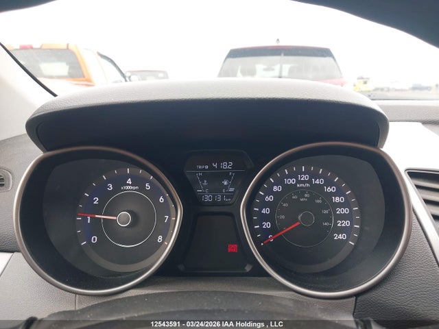 HYUNDAI ELANTRA L - 7