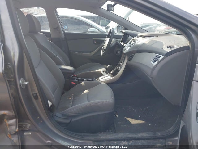 HYUNDAI ELANTRA GL - 5