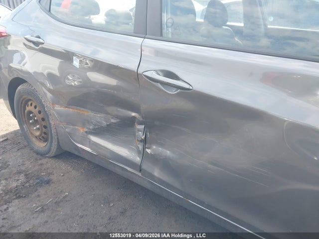 HYUNDAI ELANTRA GL - 6