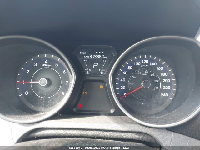 HYUNDAI ELANTRA GL - 7