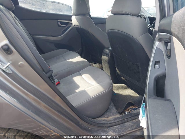 HYUNDAI ELANTRA GL - 8