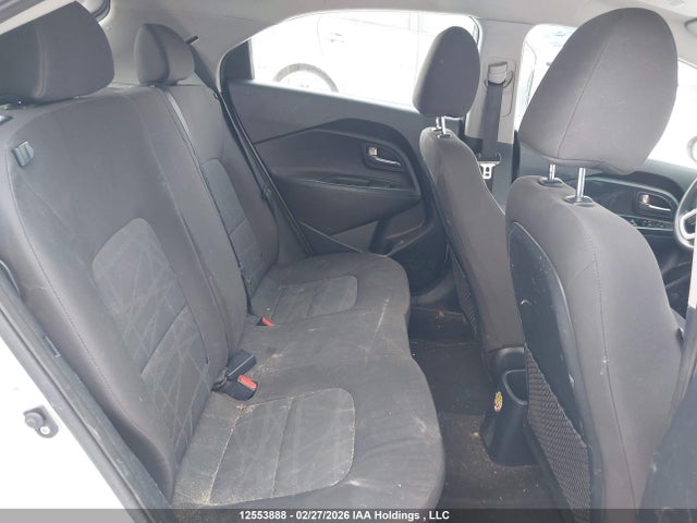 KIA RIO LX - 8