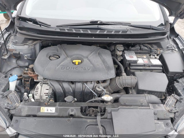 HYUNDAI ELANTRA - 10