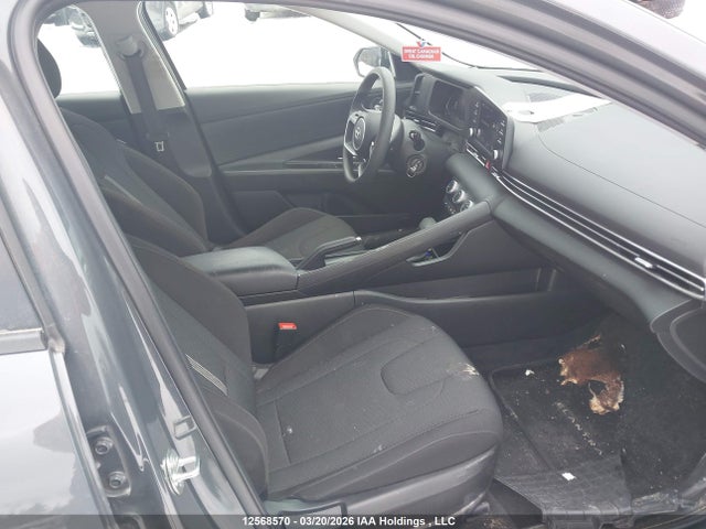 HYUNDAI ELANTRA ESSENTIAL - 5