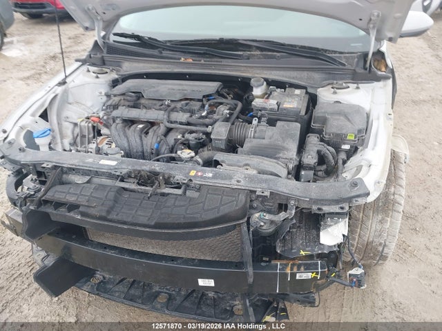 HYUNDAI ELANTRA - 10