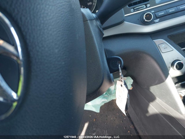 HYUNDAI ELANTRA GL - 10