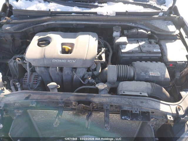 HYUNDAI ELANTRA GL - 9