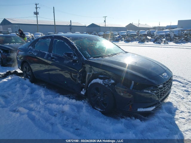 HYUNDAI ELANTRA PREFERRED IVT - 1