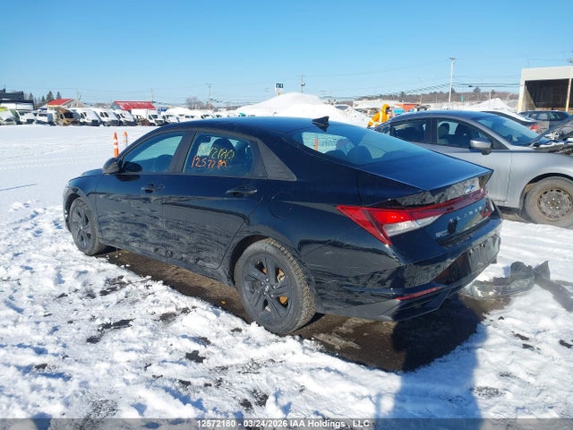 HYUNDAI ELANTRA PREFERRED IVT - 3