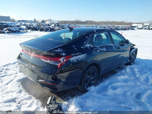 HYUNDAI ELANTRA PREFERRED IVT - 4