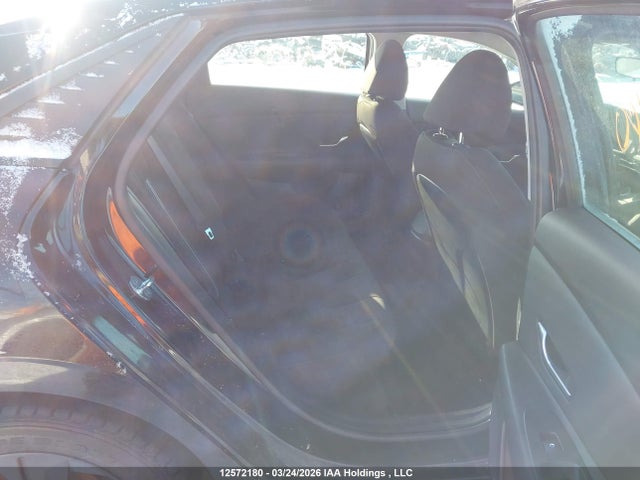 HYUNDAI ELANTRA PREFERRED IVT - 8