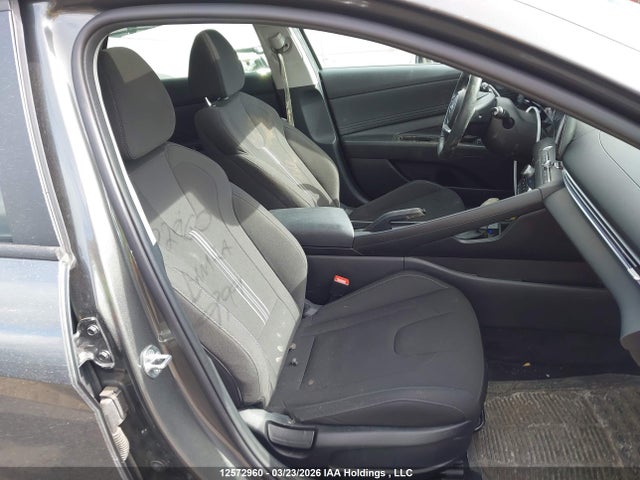 HYUNDAI ELANTRA PREFERRED IVT WITH TECH PACKAGE - 5