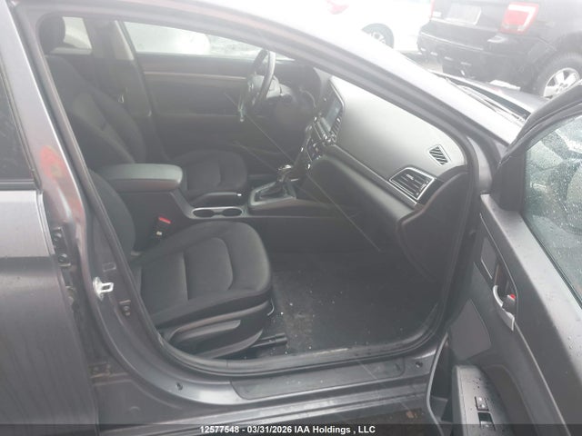 HYUNDAI ELANTRA GLS - 5