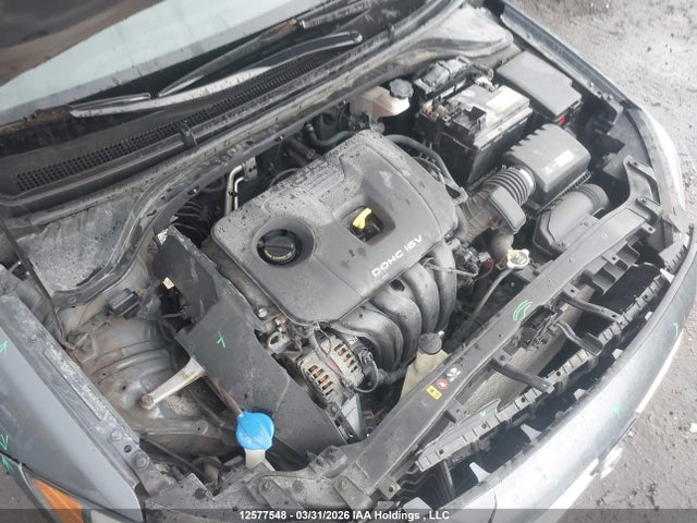 HYUNDAI ELANTRA GLS - 9