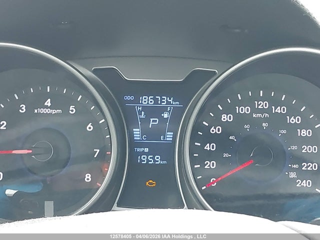 HYUNDAI VELOSTER - 7